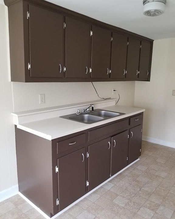 2nd image of 1 Country Club Rd APT B