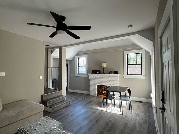 3rd image of 533 1st St NE #533