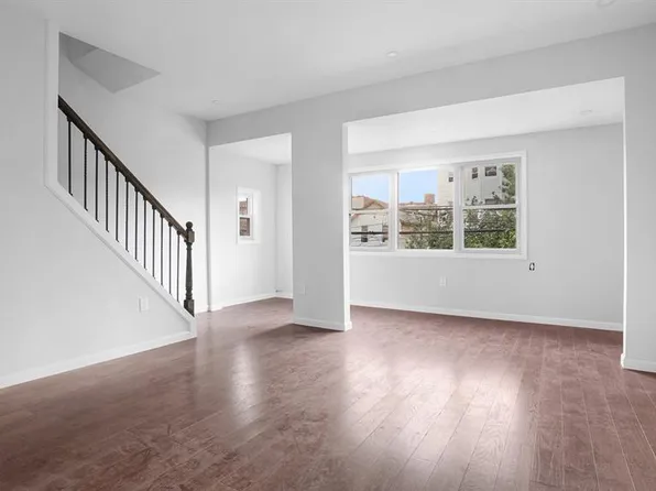 2040 Washington Avenue image 6 of 25