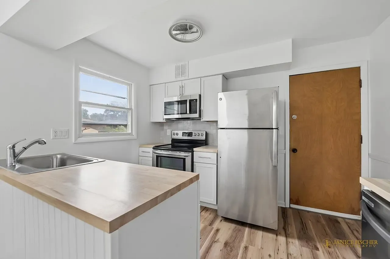 3 bed, 1.5 bath, 1100 sqft, $1,850 — Photo 4