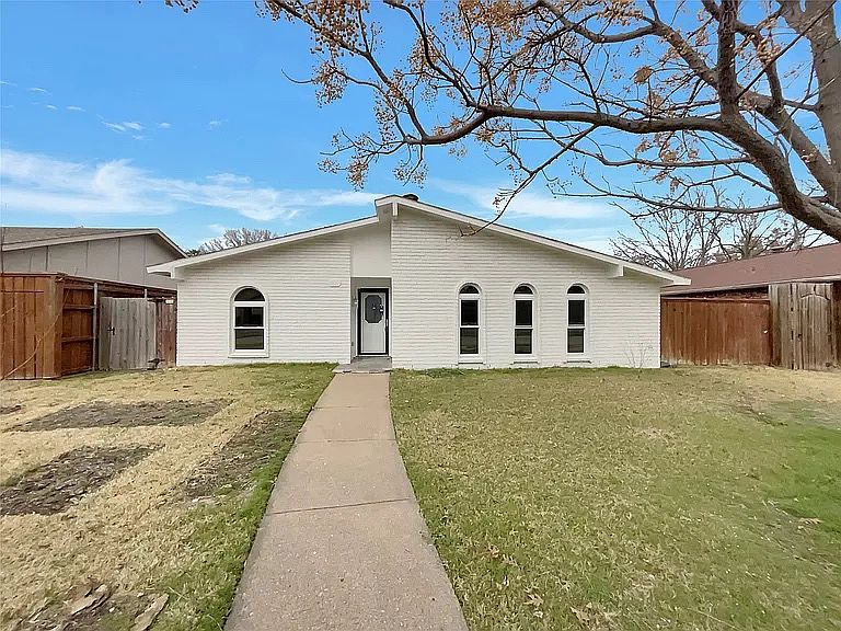 1st image of 1321 Paris Dr #0