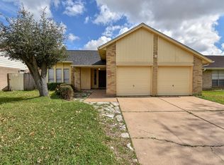 9426 Kingsvalley St, Houston, TX 77075