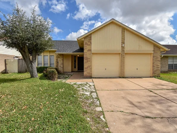 9426 Kingsvalley St, Houston, TX 77075