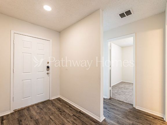 4th image of 1405 Dundee Dr