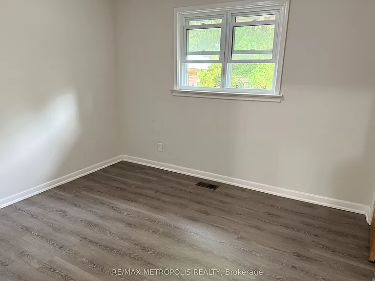 359 Patricia Ave #MAIN — Photo 6
