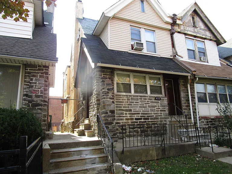 422 E Roosevelt Blvd — Photo 1