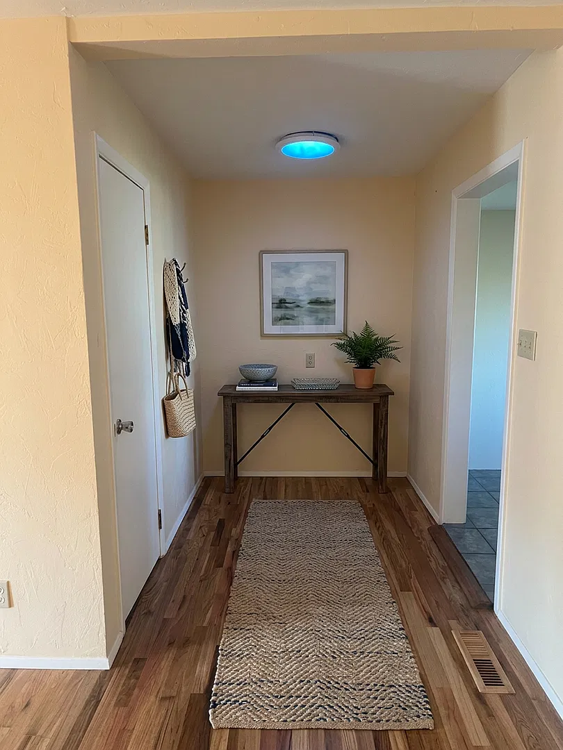 Three bedroom house with large gardens & living space | Available Now — Photo 4