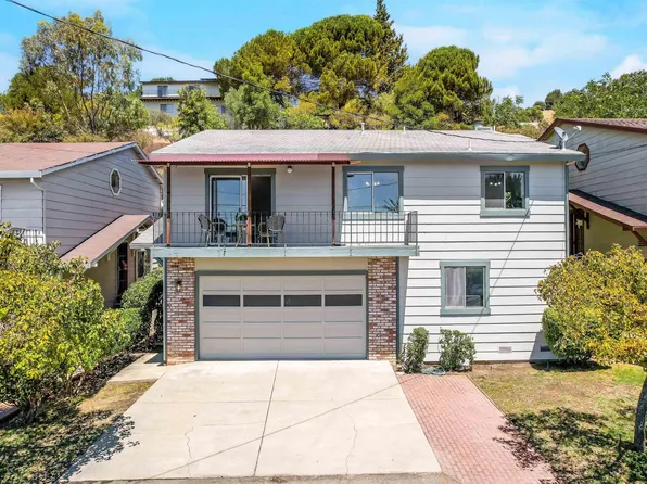 1076 Central Blvd, Hayward, CA 94542