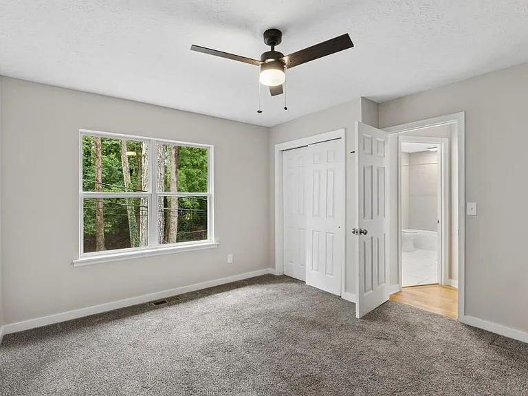 4930 Farmstead Ct NE — Photo 21