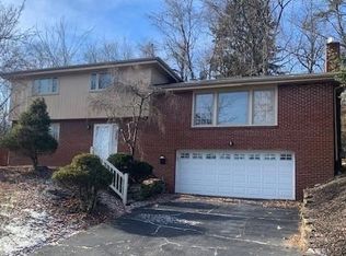 1288 Firwood Dr, Pittsburgh, PA 15243