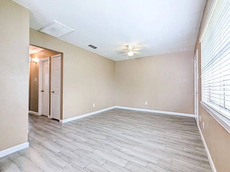 5220 Antha St — Photo 2