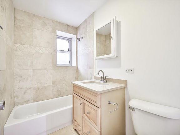 3rd image of 734 W Waveland Ave #1416