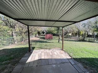 828 Horseshoe Dr, Waco, TX 76711