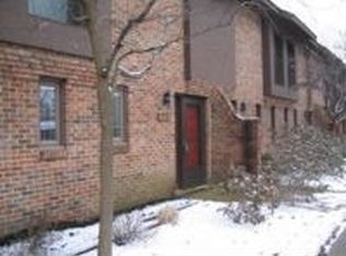 3127 Arlingtowne Ln, Upper Arlington, OH 43221