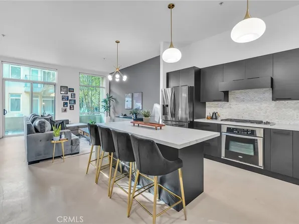 250 N 1st St #302, Burbank, CA 91502