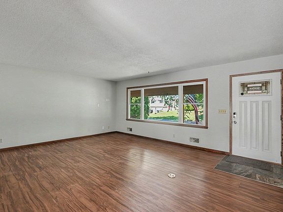 2nd image of 2480 14th Ave E