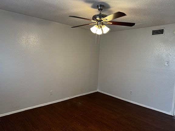5th image of 2011 Dollarhide Ave #140
