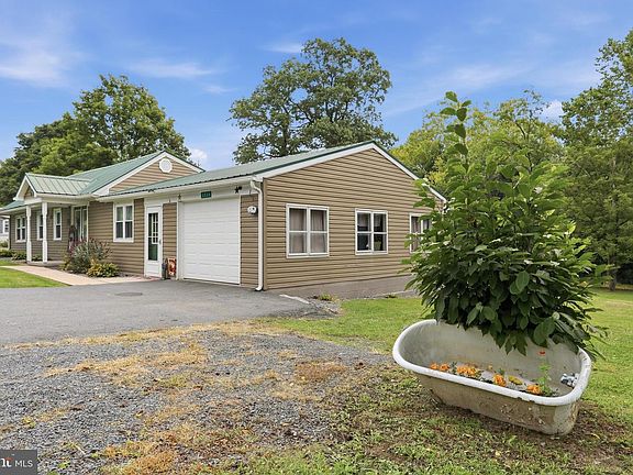 3rd image of 3534 Mountain Rd