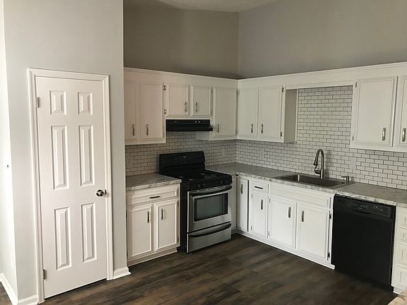 5th image of 1496 Twin Lakes Cir