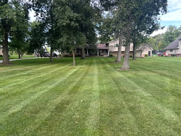 16267 Nottingham Dr, Wapakoneta, OH 45895
