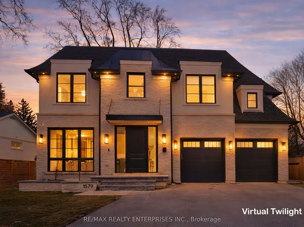 1579 Trotwood Ave, Mississauga, ON L5G 3Z8