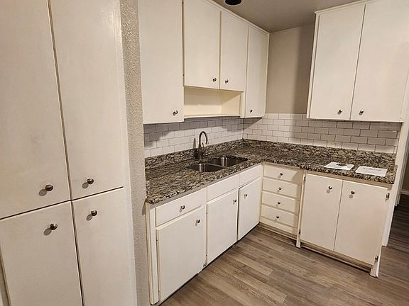 5th image of 3603 Gaston Dr