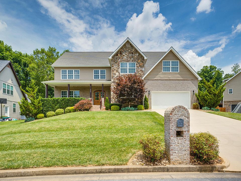 1st image of 426 Glen Oaks Dr
