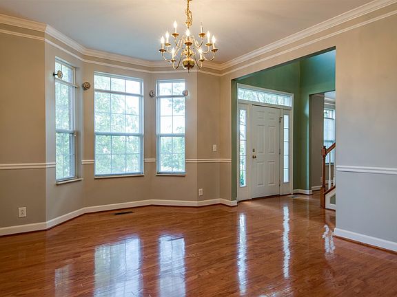 4th image of 209 Kaitlyn Ct