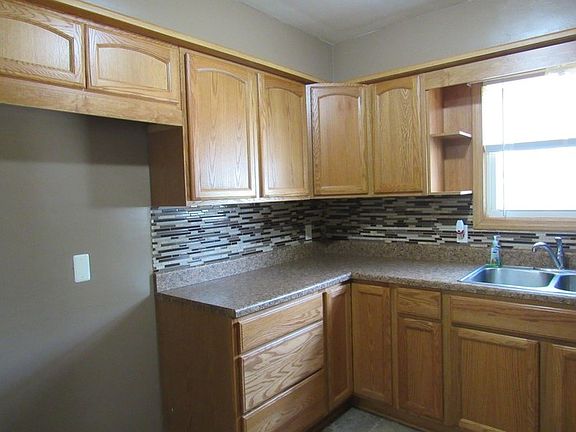 3rd image of 2678 Chelsea Dr
