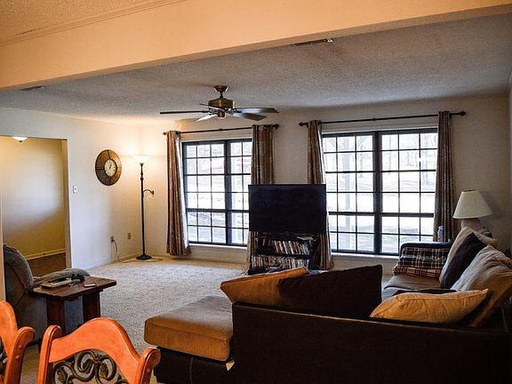 5th image of 8334 Red Oak Dr