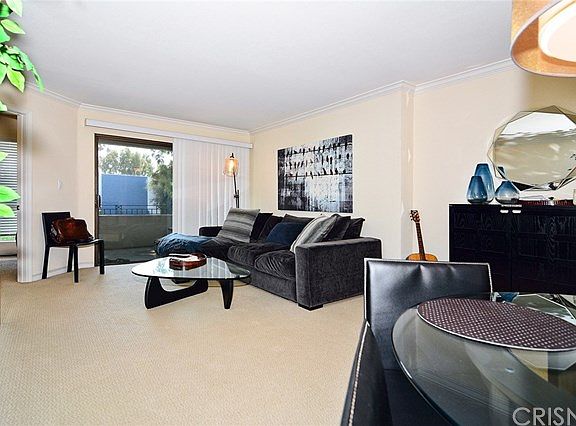 2nd image of 5009 Woodman Ave APT 213