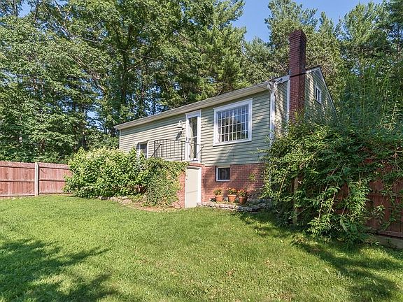 3rd image of 21 Lufkin St