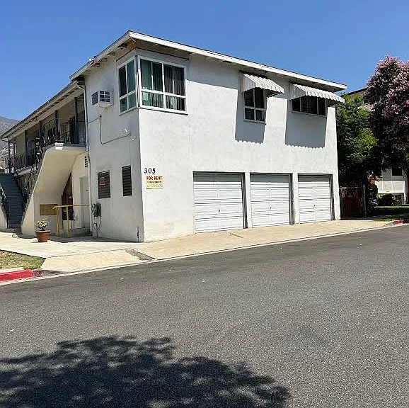 305 W Loraine St #C — Photo 1
