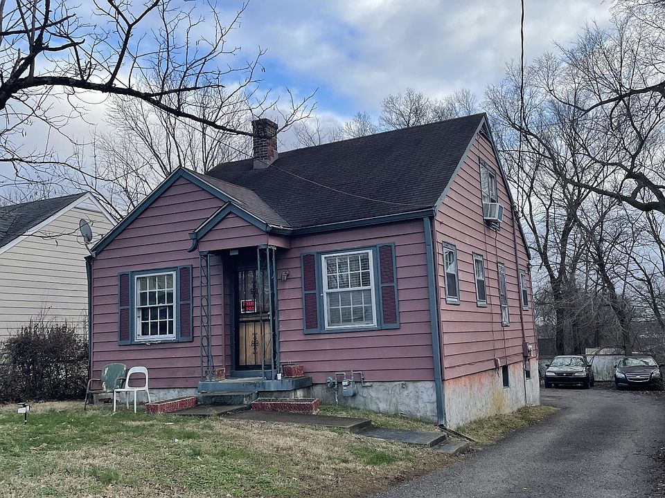 2nd image of 514 E Trinity Ln