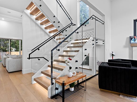 5th image of 8784 Brooke Rd