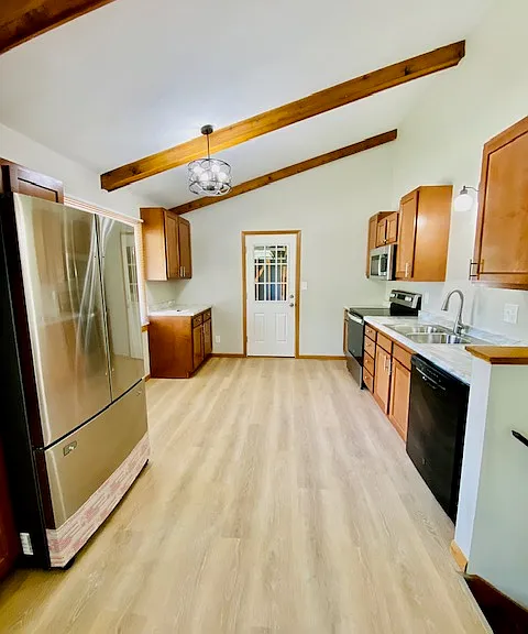 630 Haylett St — Photo 2