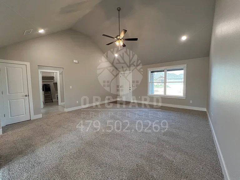 1052 Silver Birch St — Photo 2