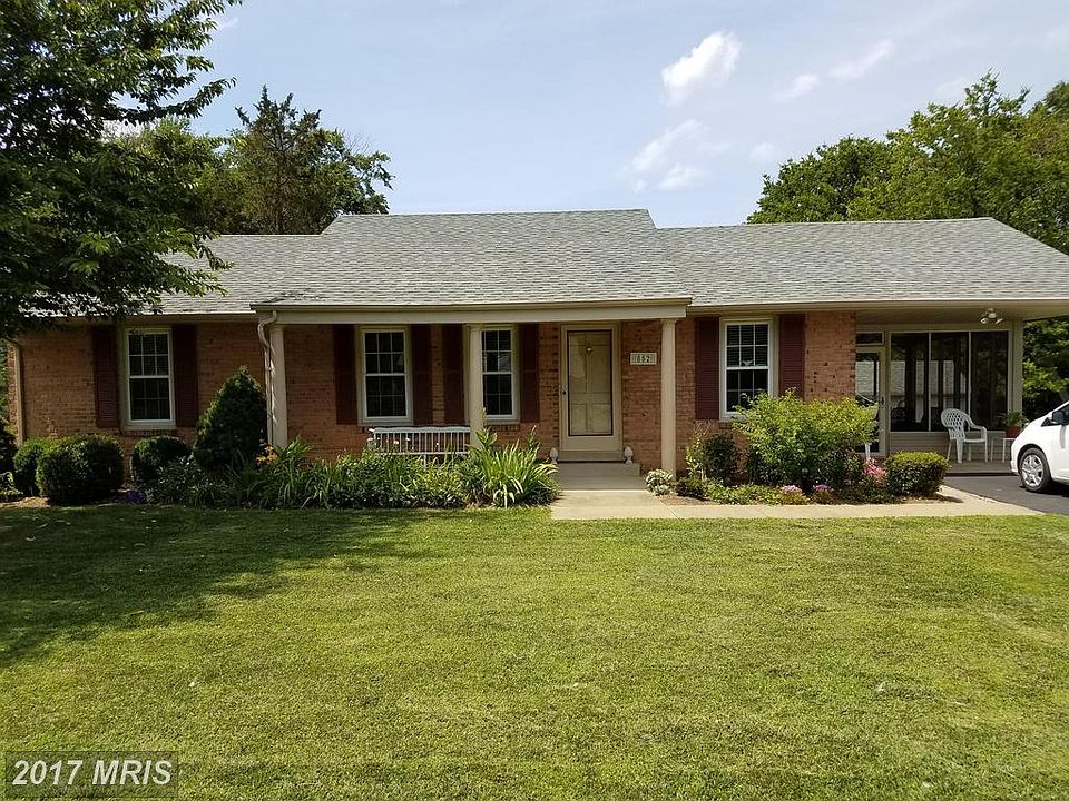 1st image of 852 Churchill Dr