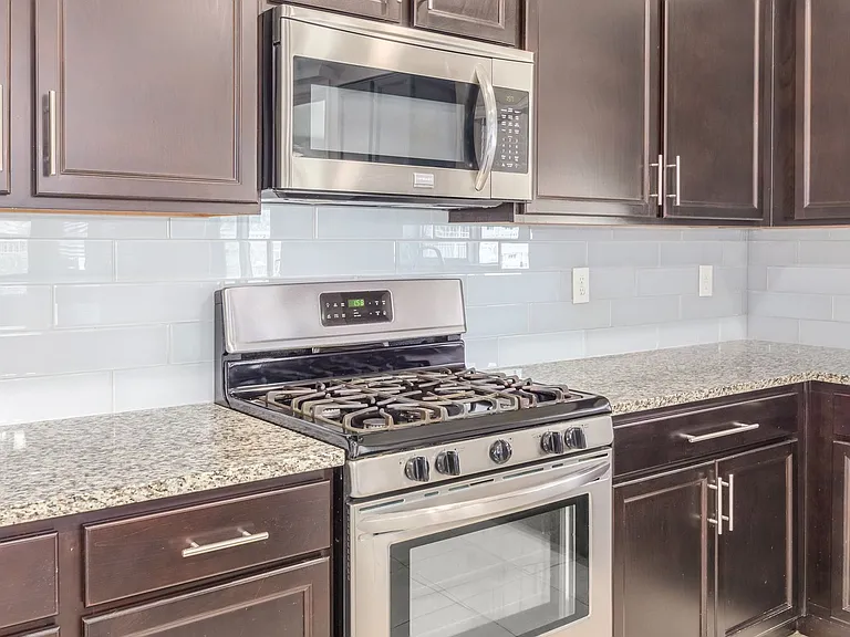 17186 W Lisbon Ln — Photo 12