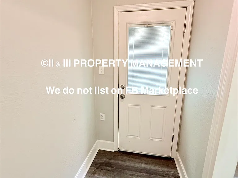 1114 S Scott Ave — Photo 9