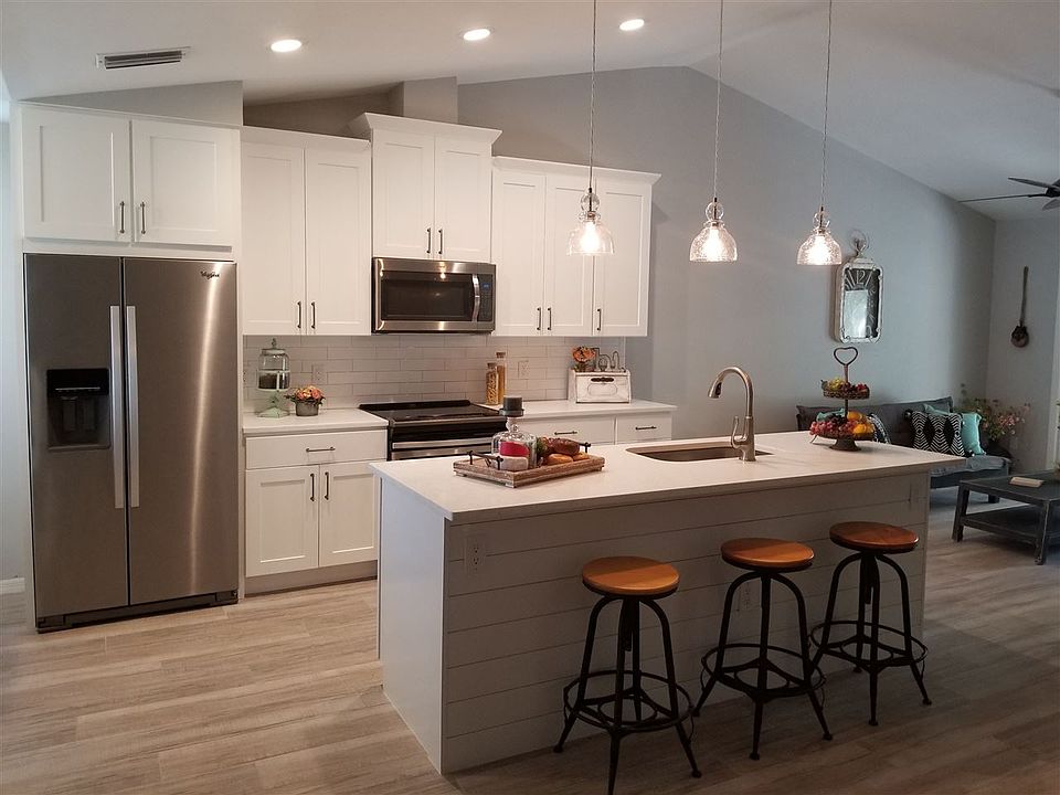 1st image of 253 Cranes Lake Dr