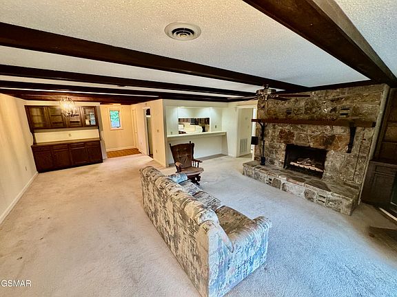 3rd image of 224 Woodland Rd Unit 302