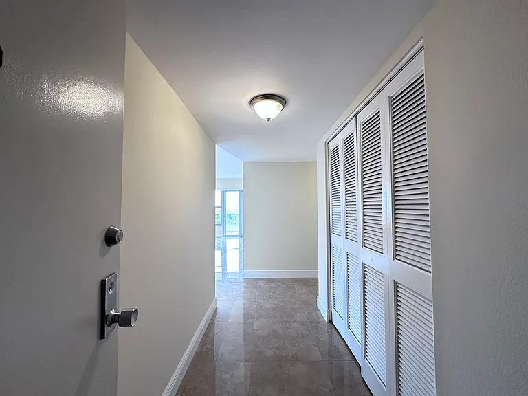 10777 W Sample Rd #714 — Photo 2