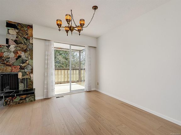 4th image of 4033 Zinnia Rd