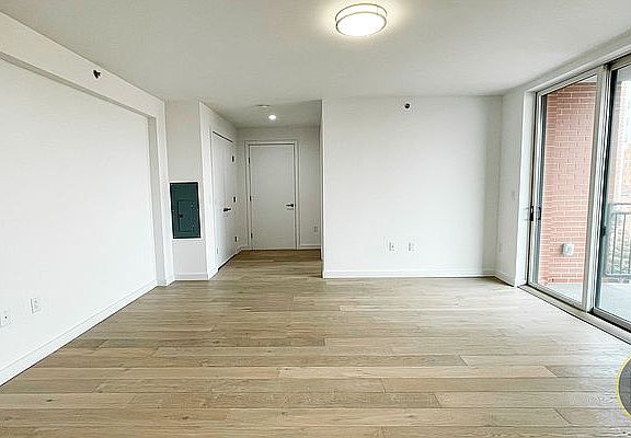 4th image of 28-16 21st St #408B