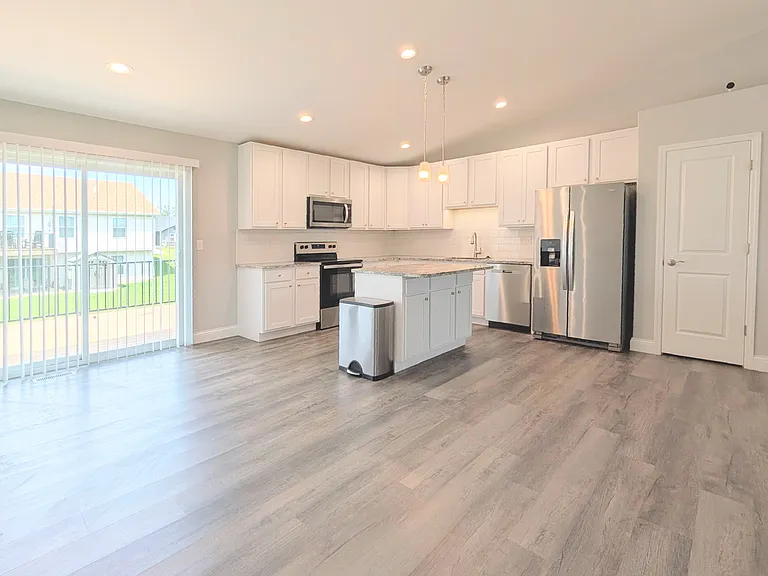 1117 Baseball Dr — Photo 12