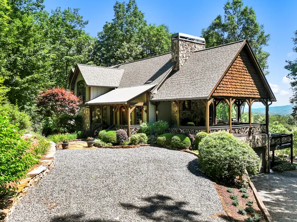 568 Scenic Heights Dr, Blue Ridge, GA 30513