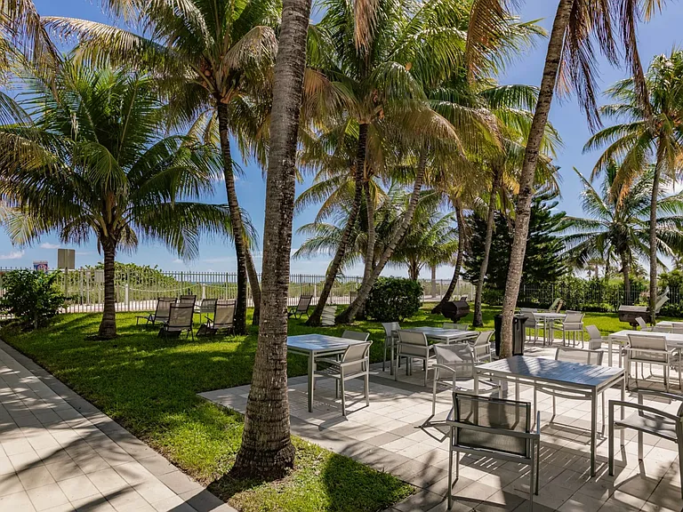 5001 Collins Ave #1K — Photo 17