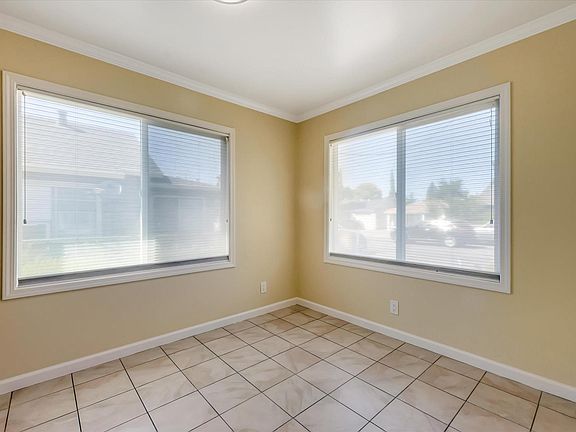 3rd image of 138 San Carlos Ave