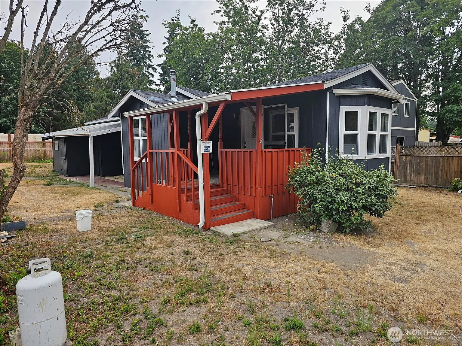 11425 Gardner Court SE photo 1